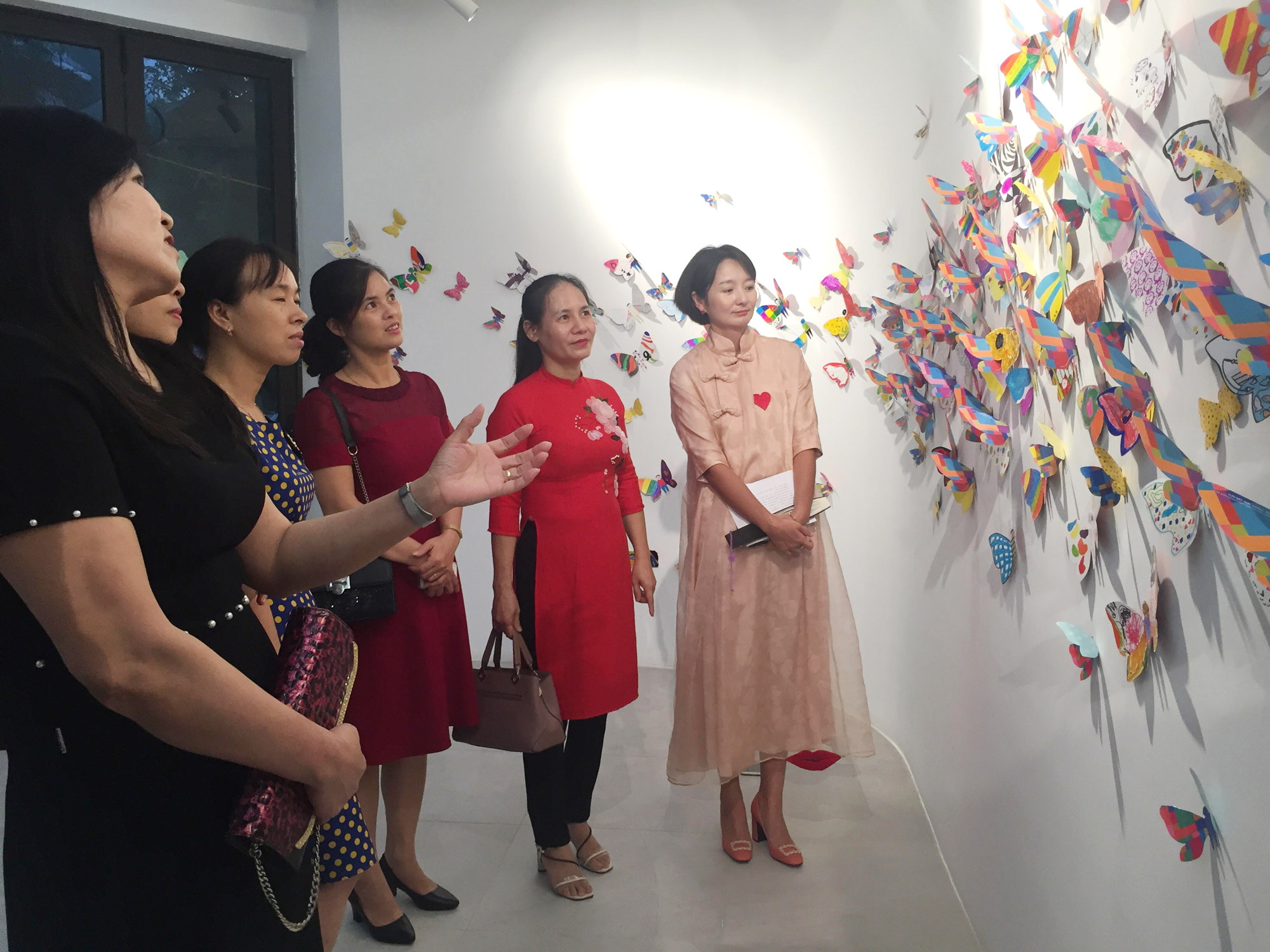 Triển lãm mỹ thuật sắp đặt “Hóa thành bươm bướm”