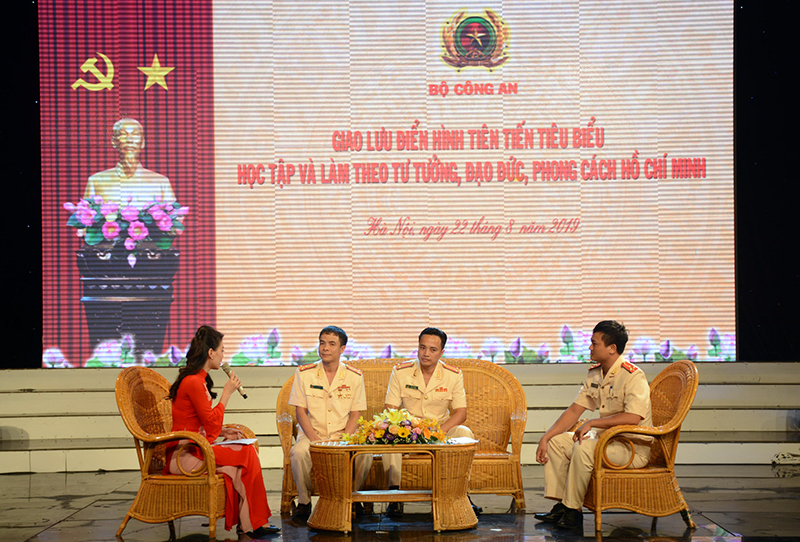 Bộ Công an giao lưu điển hình tiên tiến trong học tập, làm theo tư tưởng, đạo đức, phong cách Hồ Chí Minh

