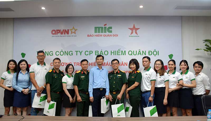 “Giọt máu đào- Trao ngàn yêu thương”