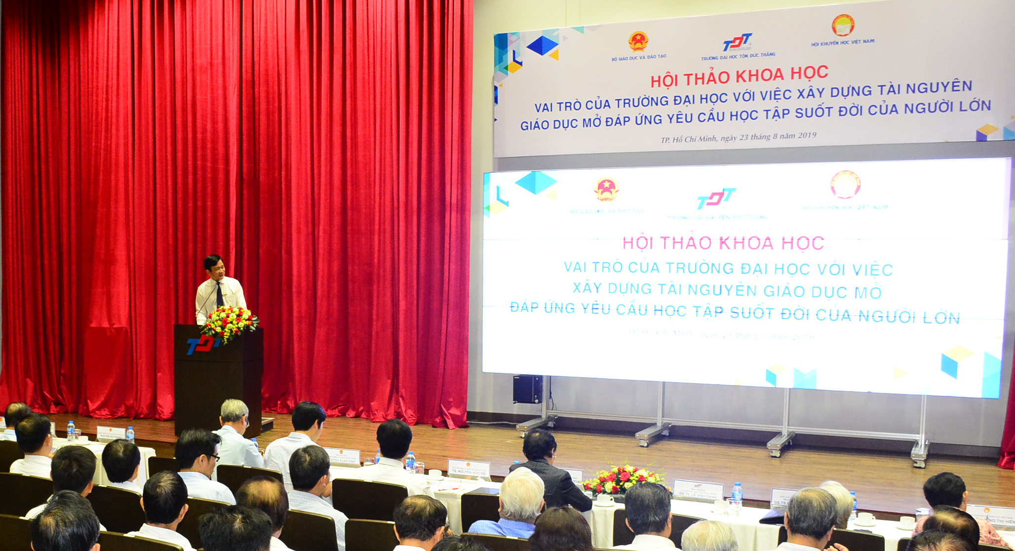 Trường đại học với vai trò xây dựng tài nguyên giáo dục mở, đáp ứng yêu cầu học tập của người lớn