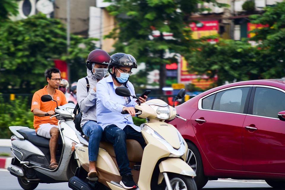 Siết chặt quy định sử dụng điện thoại khi điều khiển phương tiện