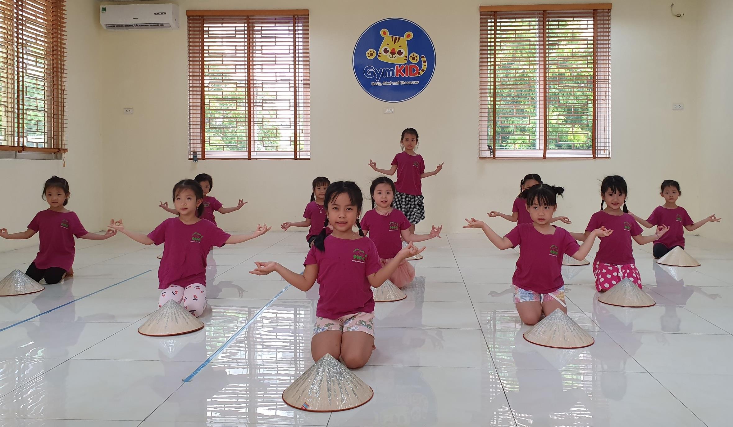 Trường lớp xanh - sạch - đẹp đón trẻ tới trường