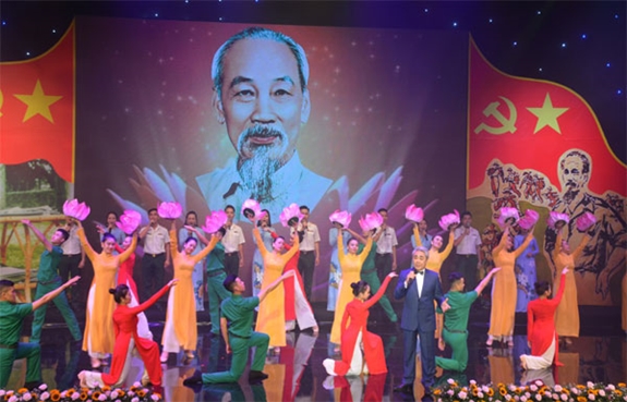 Vang mãi khúc ca về Bác