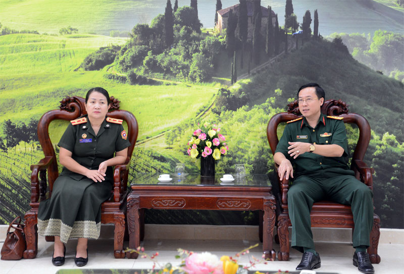 Tòa án quân sự Thủ đô Hà Nội trao đổi nghiệp vụ, kinh nghiệm công tác với Tòa án Quân sự Lào