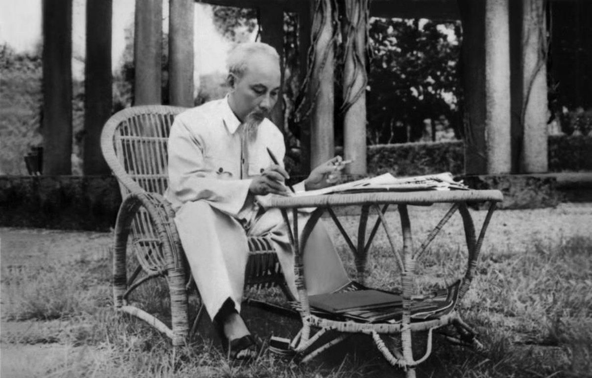 50 năm thực hiện Di chúc Bác Hồ: Phát huy trách nhiệm nêu gương của cán bộ, đảng viên 

