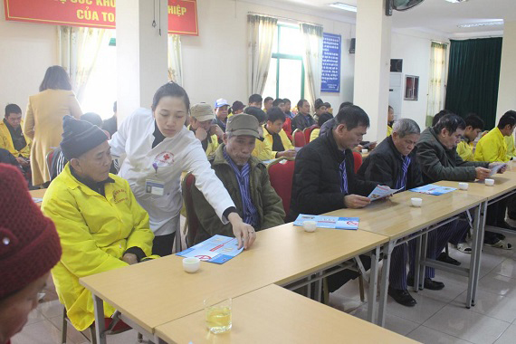 Tổ chức bồi dưỡng cho mạng lưới cộng tác viên làm công tác phòng, chống tác hại của thuốc lá 
