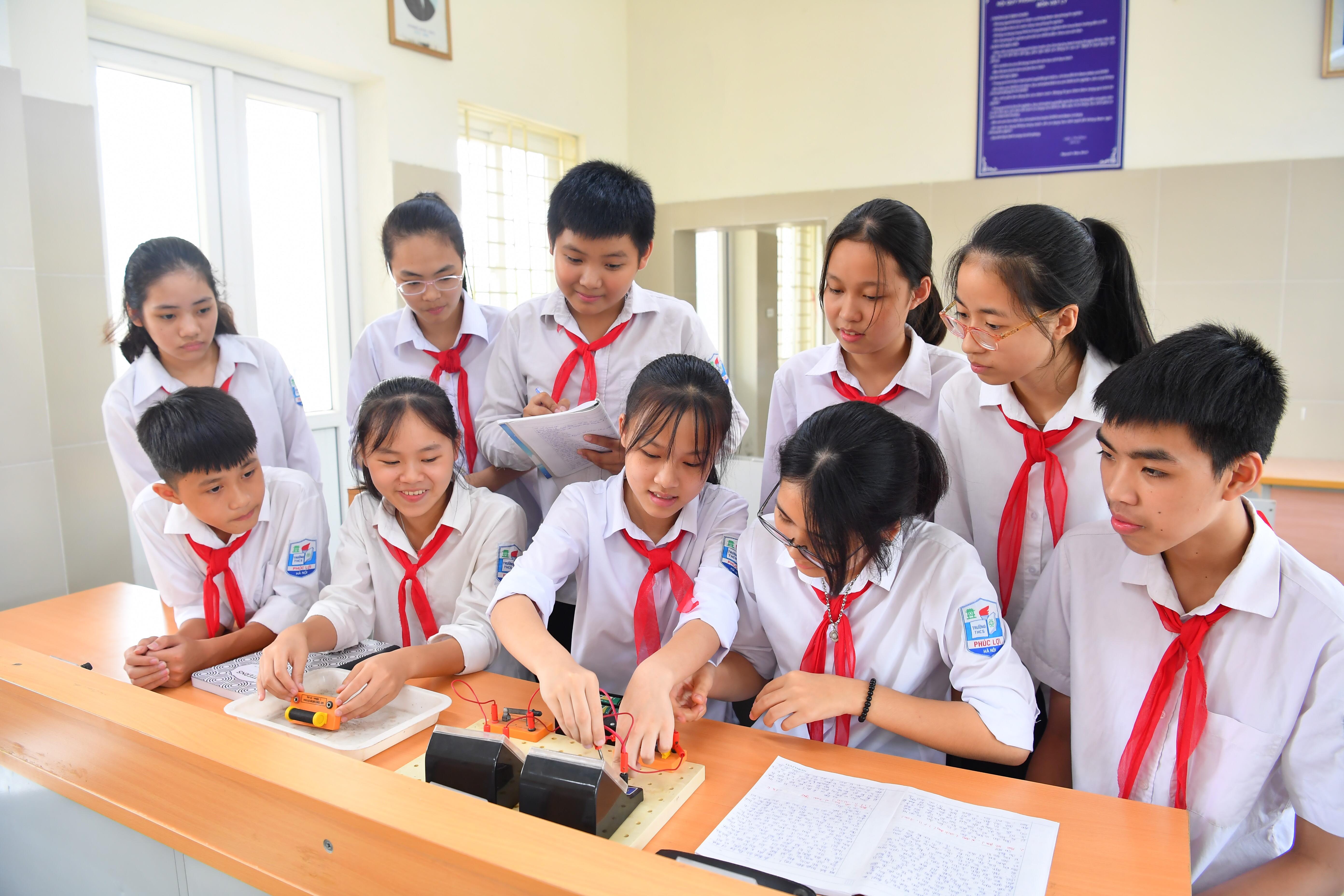 Chuẩn bị chu đáo trường lớp cho năm học mới

