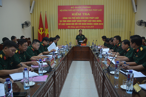 Bộ Quốc phòng kiểm tra công tác phối hợp phổ biến giáo dục pháp luật tại Quân đoàn 2