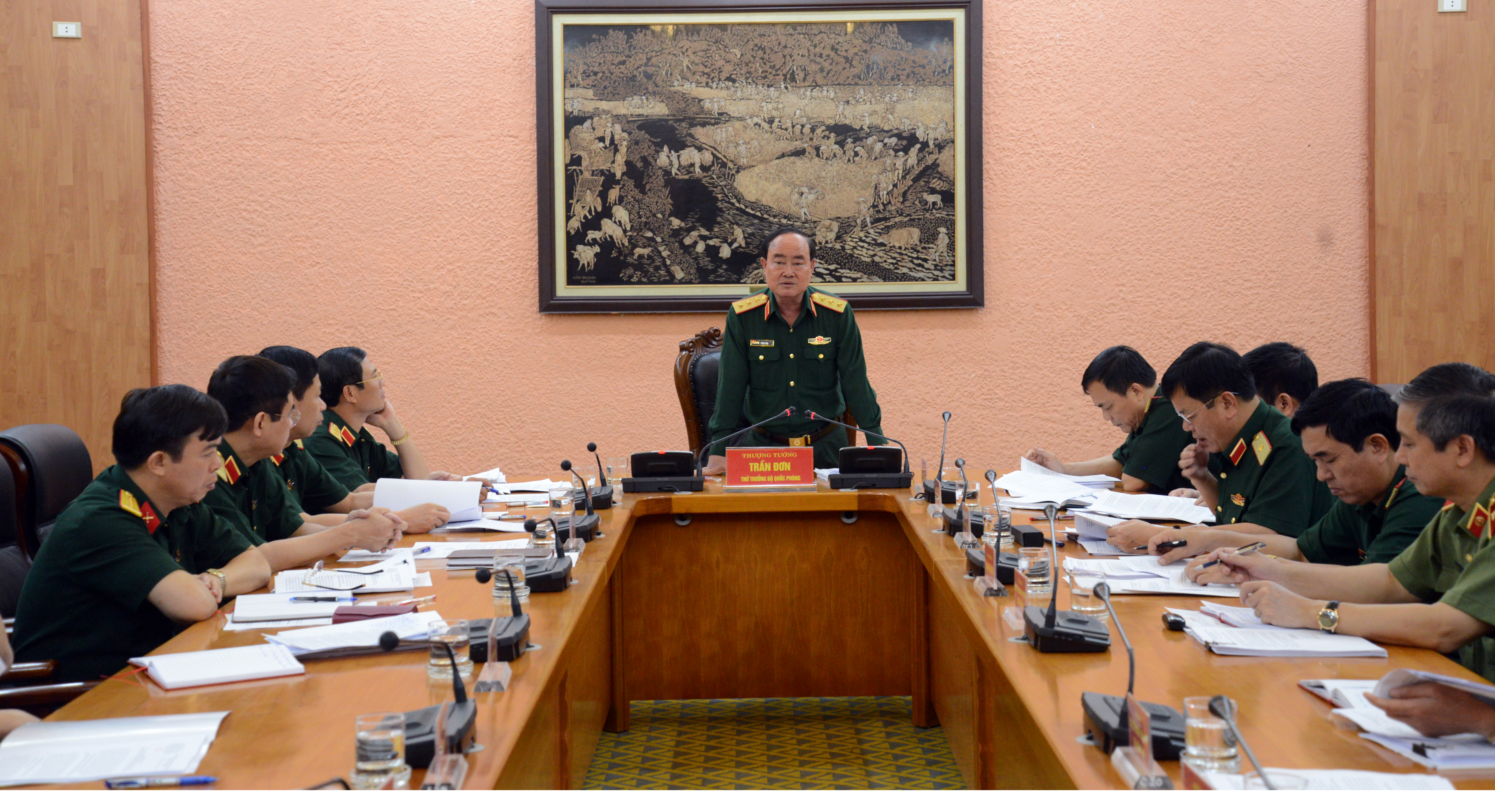 Xây dựng Dự thảo 3 bảng lương của LLVT và cơ yếu, bảng phụ cấp của hạ sĩ quan, binh sĩ trong LLVT và cơ yếu