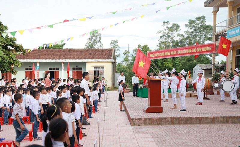 260 trường học tại Hà Tĩnh khai giảng muộn sau lũ


