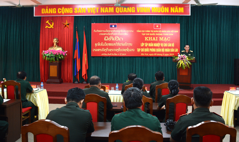 Khai mạc tập huấn nghiệp vụ cho Đoàn cán bộ Tạp chí Quốc phòng QĐND Lào

