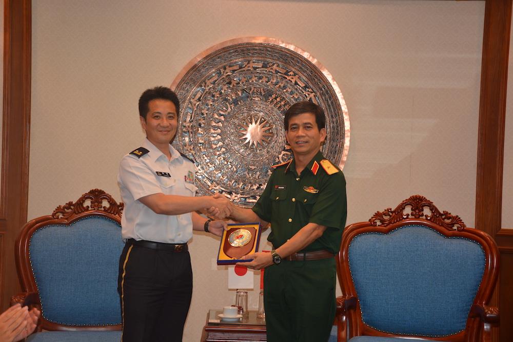 Việt Nam và Nhật Bản chuẩn bị huấn luyện vận hành trang bị công binh hạng nặng

