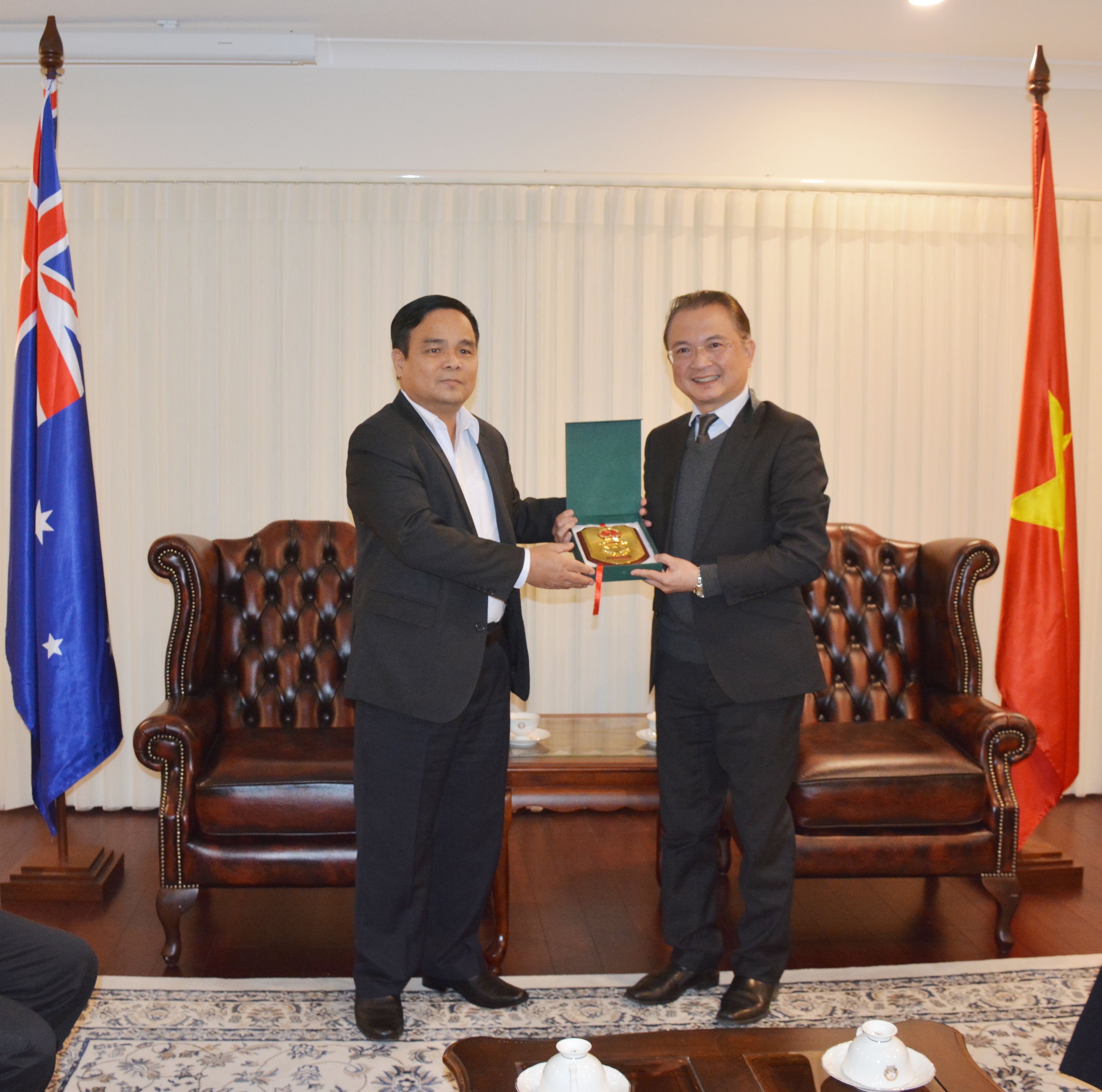 Thượng tướng Lê Chiêm thăm và làm việc tại Đại sứ quán Việt Nam tại Australia

