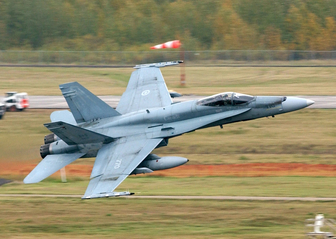 Dự án tiêm kích mới của Canada giảm ứng viên