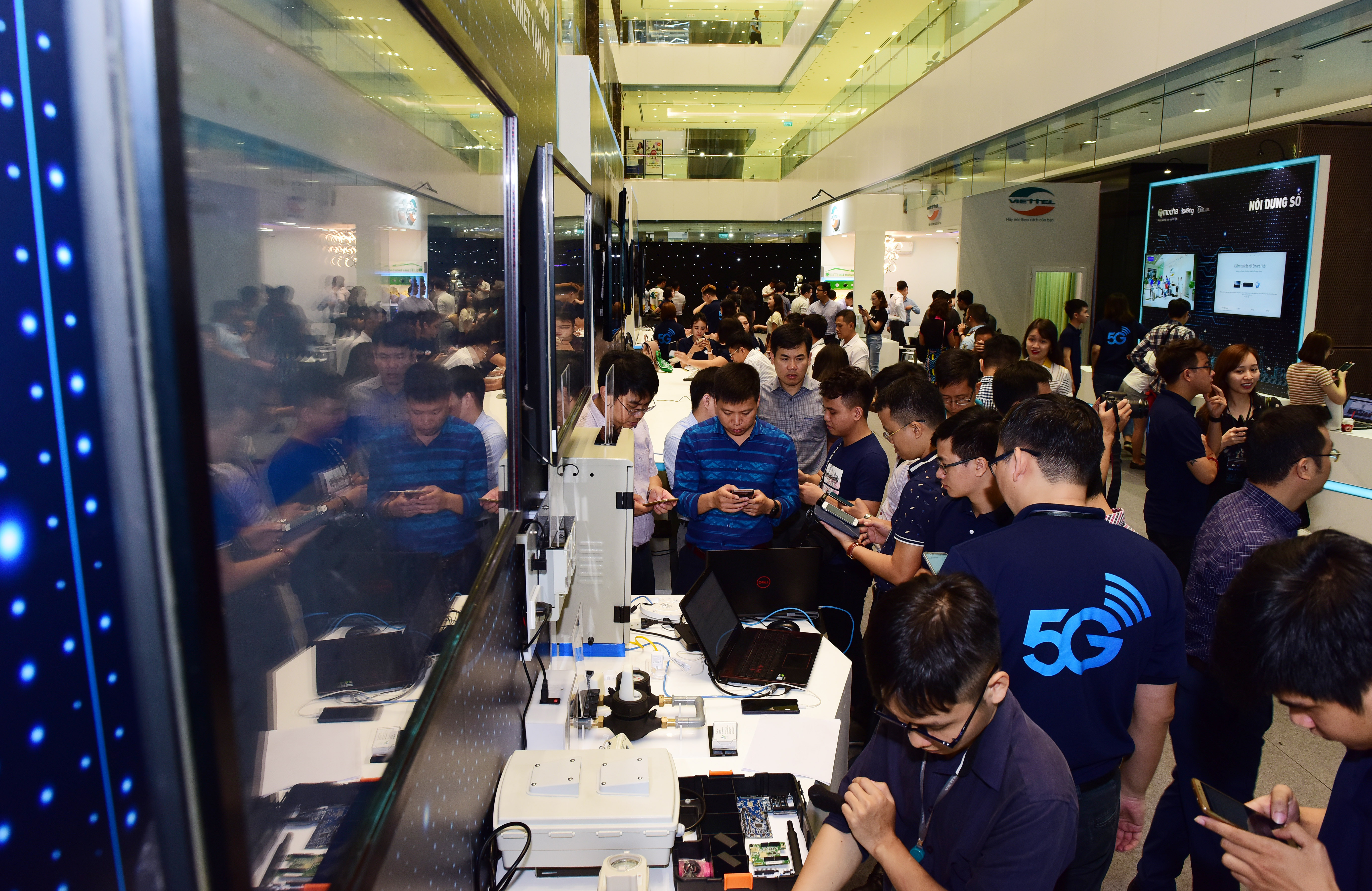 Lần đầu tiên được trải nghiệm miễn phí công nghệ 5G của Viettel