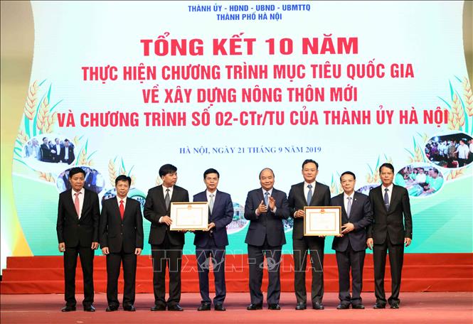 Thủ tướng Nguyễn Xuân Phúc: Nông thôn Hà Nội phải đi đầu trong áp dụng thành tựu cách mạng công nghiệp 4.0