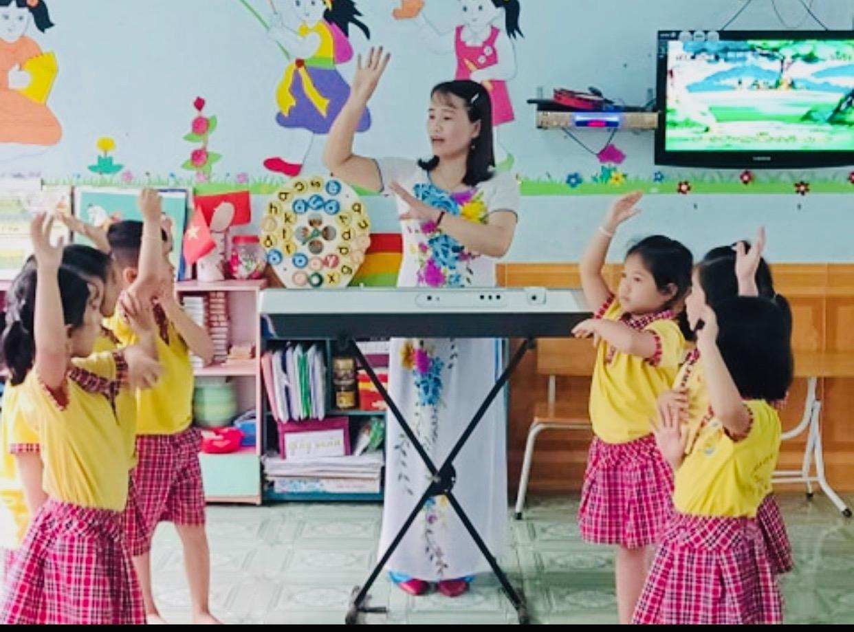 Người mẹ của A kay trên miền biên giới