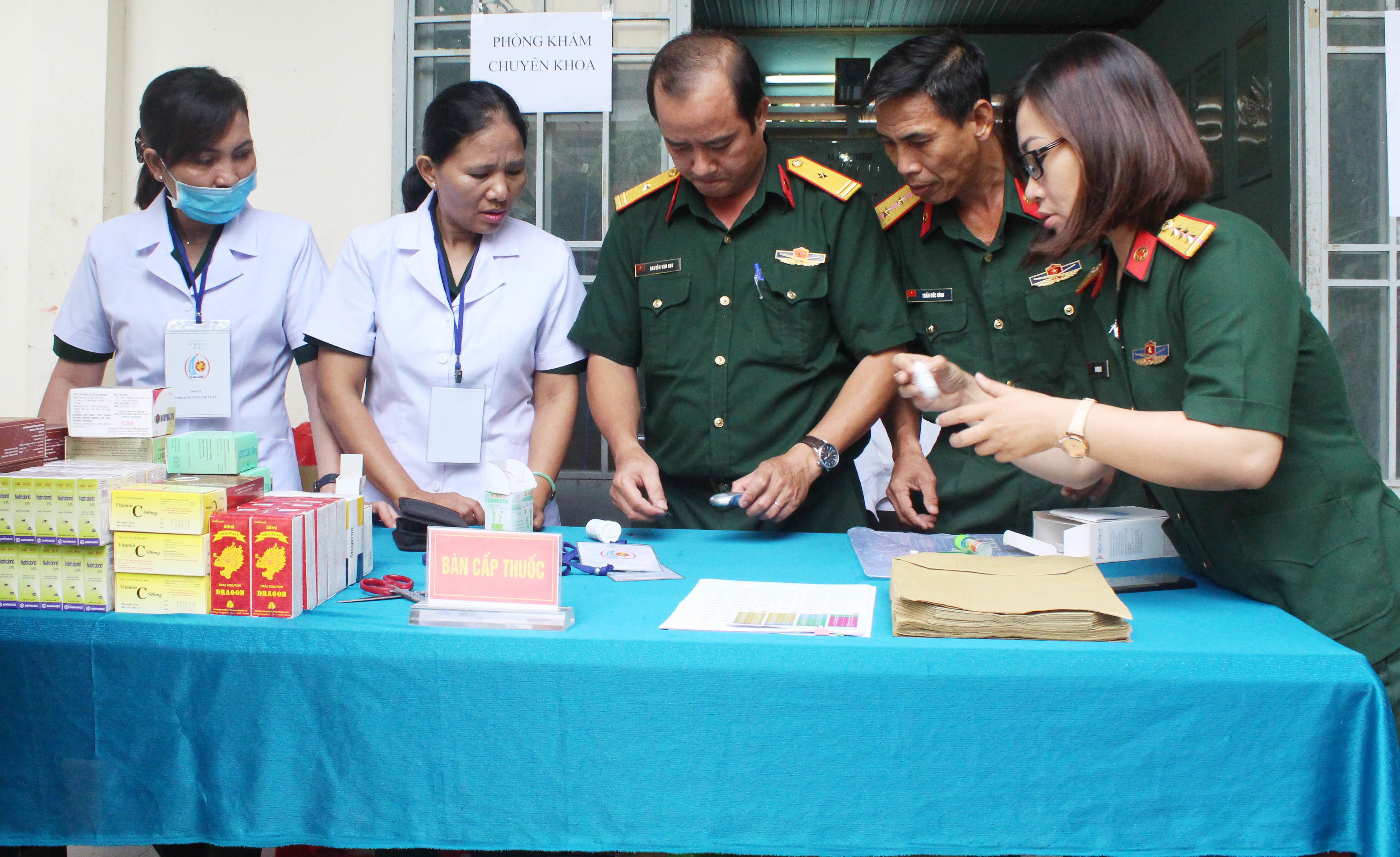 Chủ động chăm sóc tốt sức khỏe bộ đội ngay tại cơ sở  