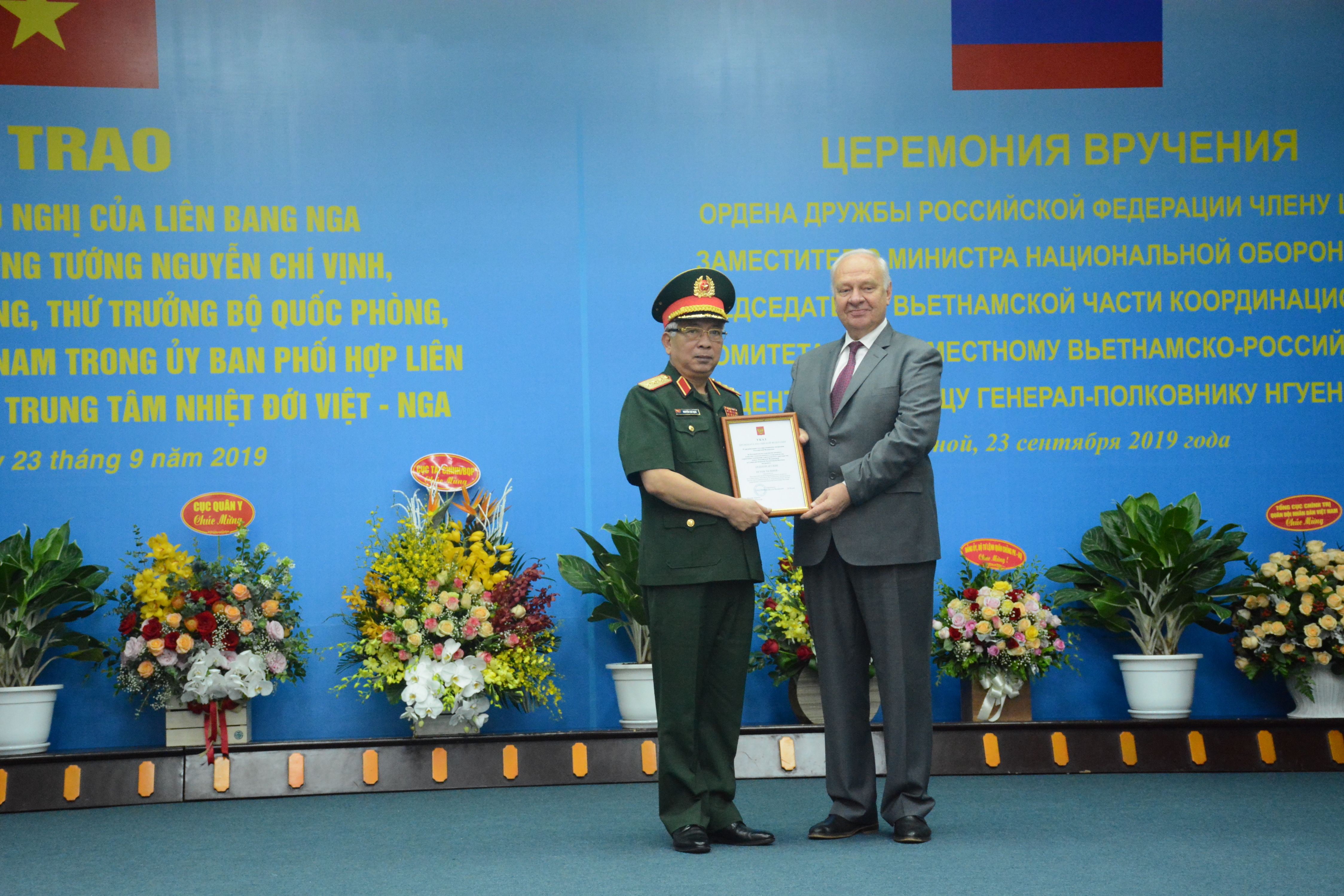 Liên bang Nga tặng Thượng tướng Nguyễn Chí Vịnh Huân chương Hữu nghị 