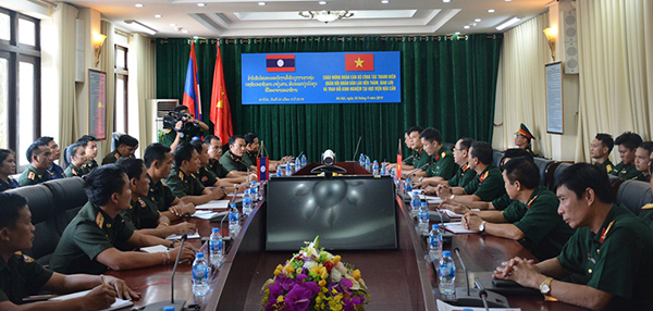 Đoàn cán bộ công tác thanh niên Quân đội nhân dân Lào thăm Học viện Hậu cần