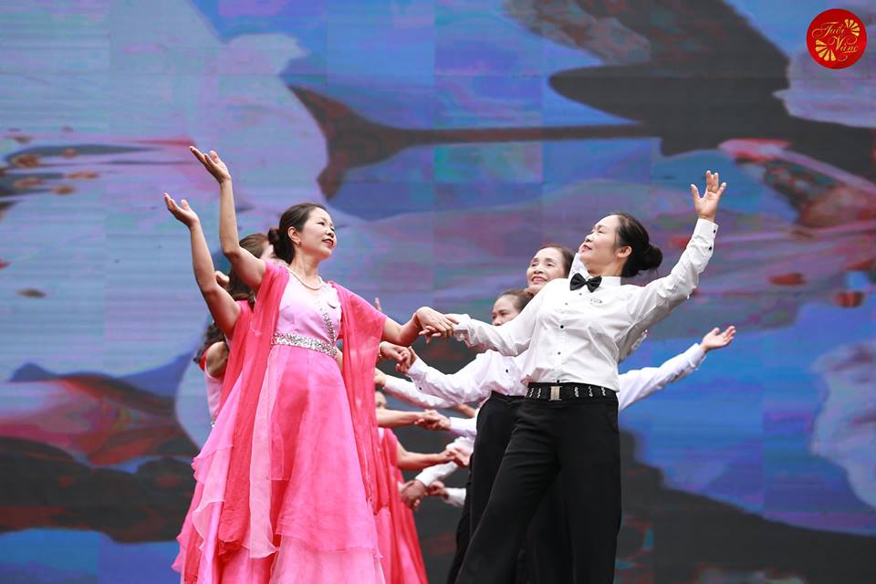 Chung tay chăm sóc sức khỏe và tinh thần cho người cao tuổi