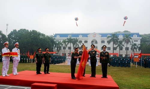 Trường Quân sự Bộ Tư lệnh Thủ đô Hà Nội kỷ niệm 40 năm Ngày truyền thống