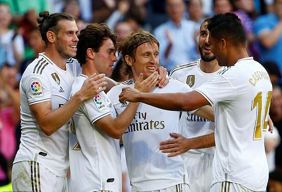 Hạ gục “hiện tượng” Granada, Real xây chắc ngôi đầu