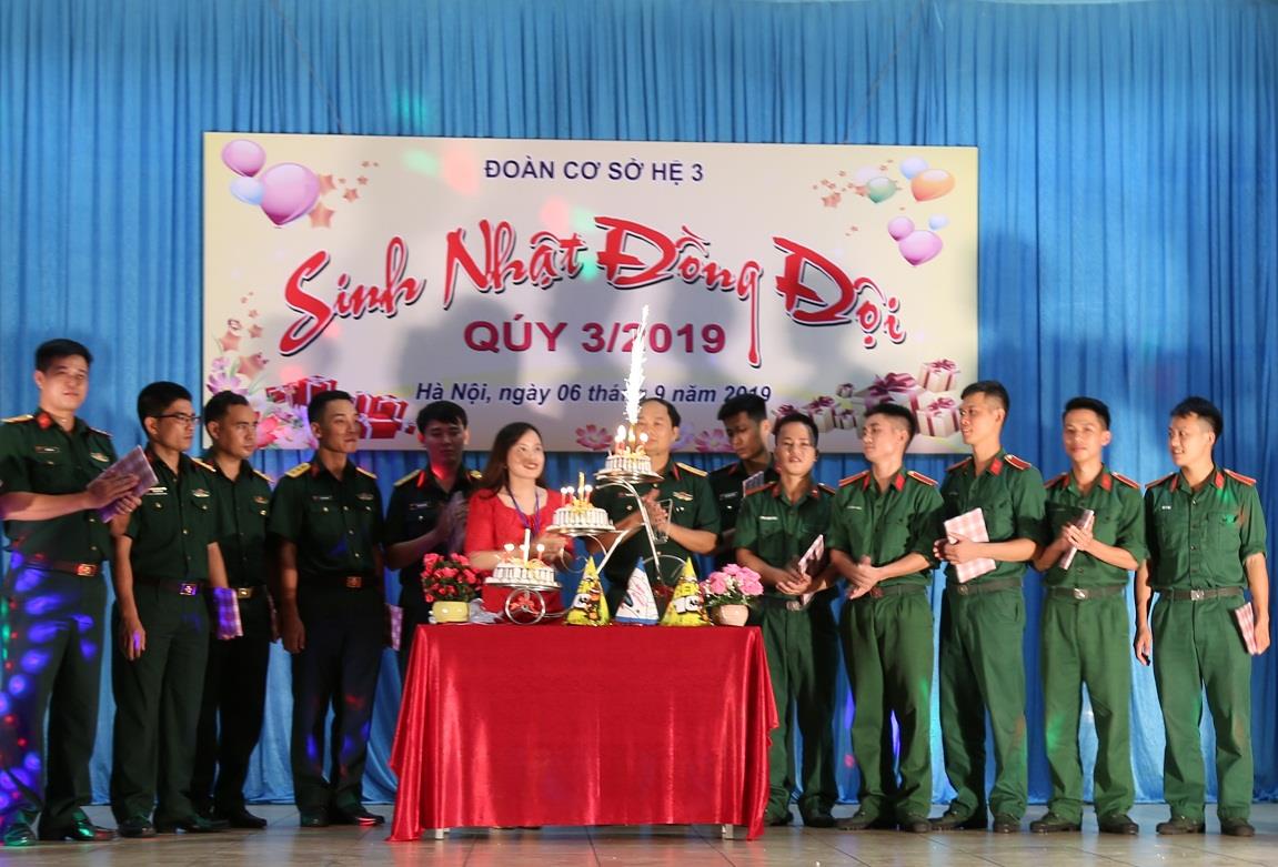 Giúp cán bộ đoàn tự tin với vai trò 