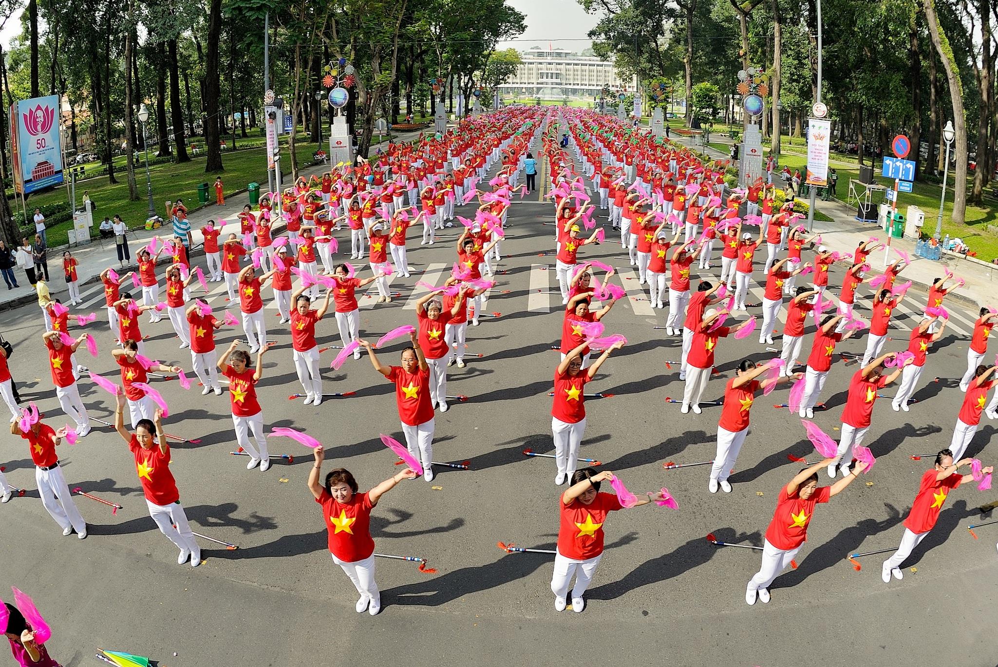 TP Hồ Chí Minh: Hơn 2.800 người cao tuổi đồng diễn thể dục dưỡng sinh