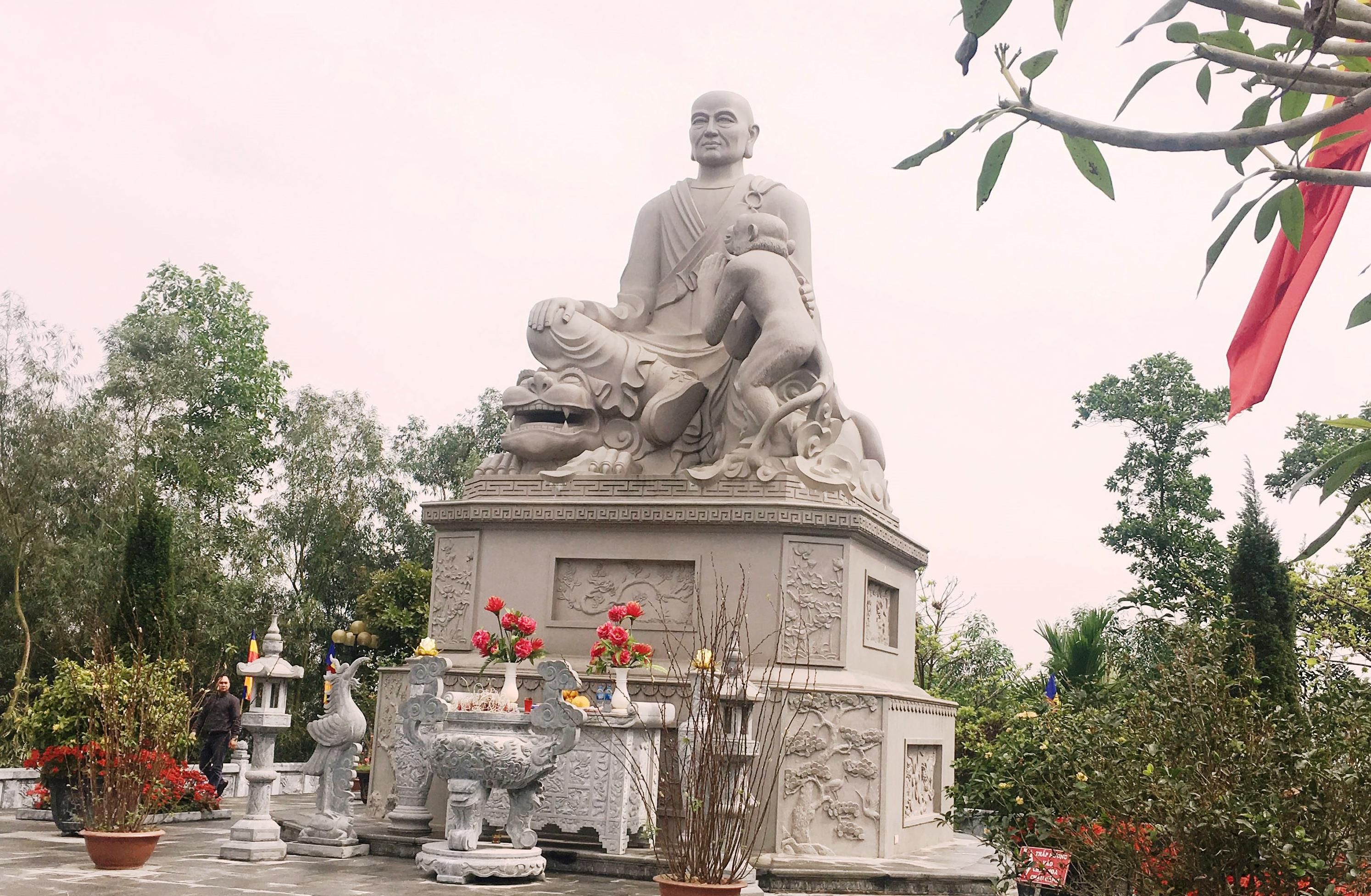 Thăm chốn kỳ duyên Thiên Tâm tự