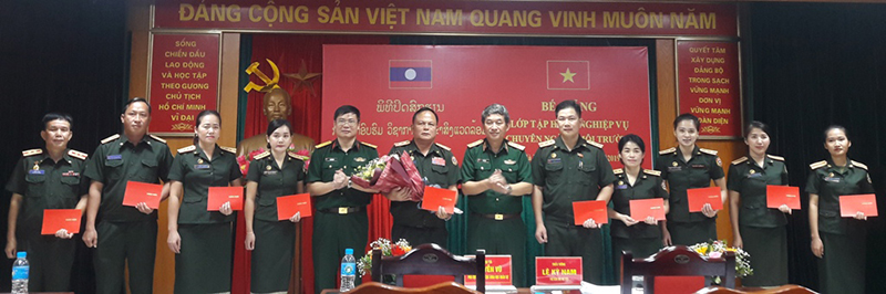 Tập huấn chuyên ngành môi trường cho Quân đội nhân dân Lào

