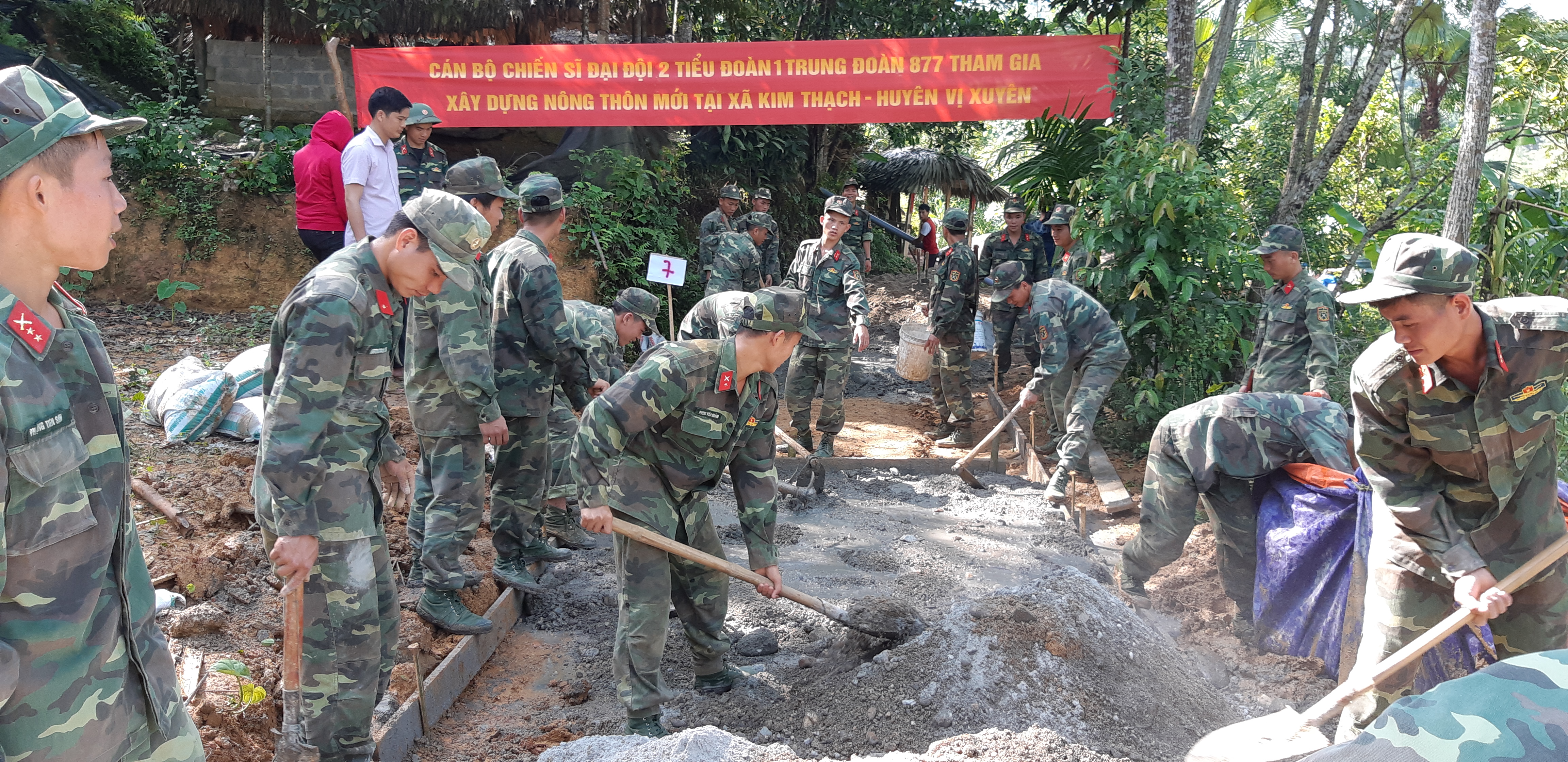 Tình quân dân dưới chân núi Mỏ Neo