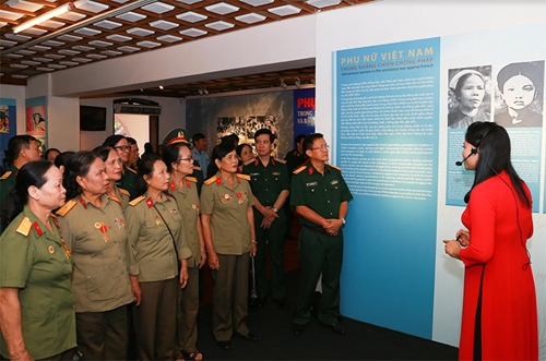 Triển lãm “Phụ nữ Việt Nam trong sự nghiệp giải phóng dân tộc và bảo vệ Tổ quốc”

