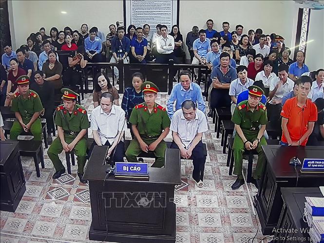 Phiên tòa xét xử vụ gian lận điểm thi ở Hà Giang kéo dài so với dự kiến