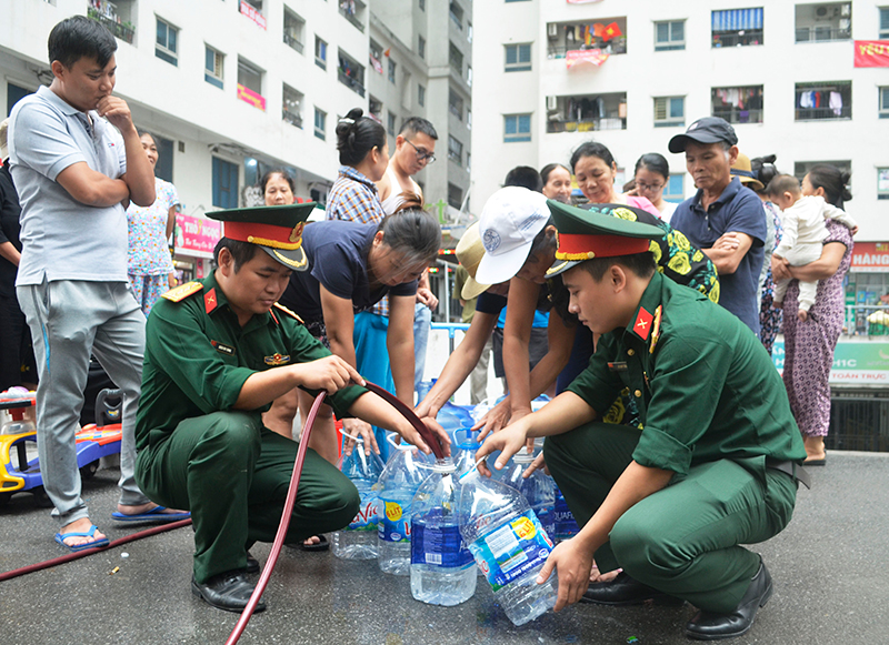 Nhiều khu dân cư ở Thủ đô bị ảnh hưởng nguồn nước đã có nước máy để sinh hoạt

