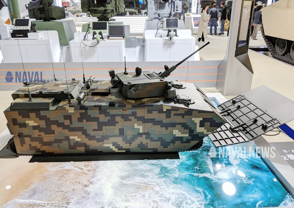 Hàn Quốc giới thiệu xe bọc thép lội nước nội địa mới