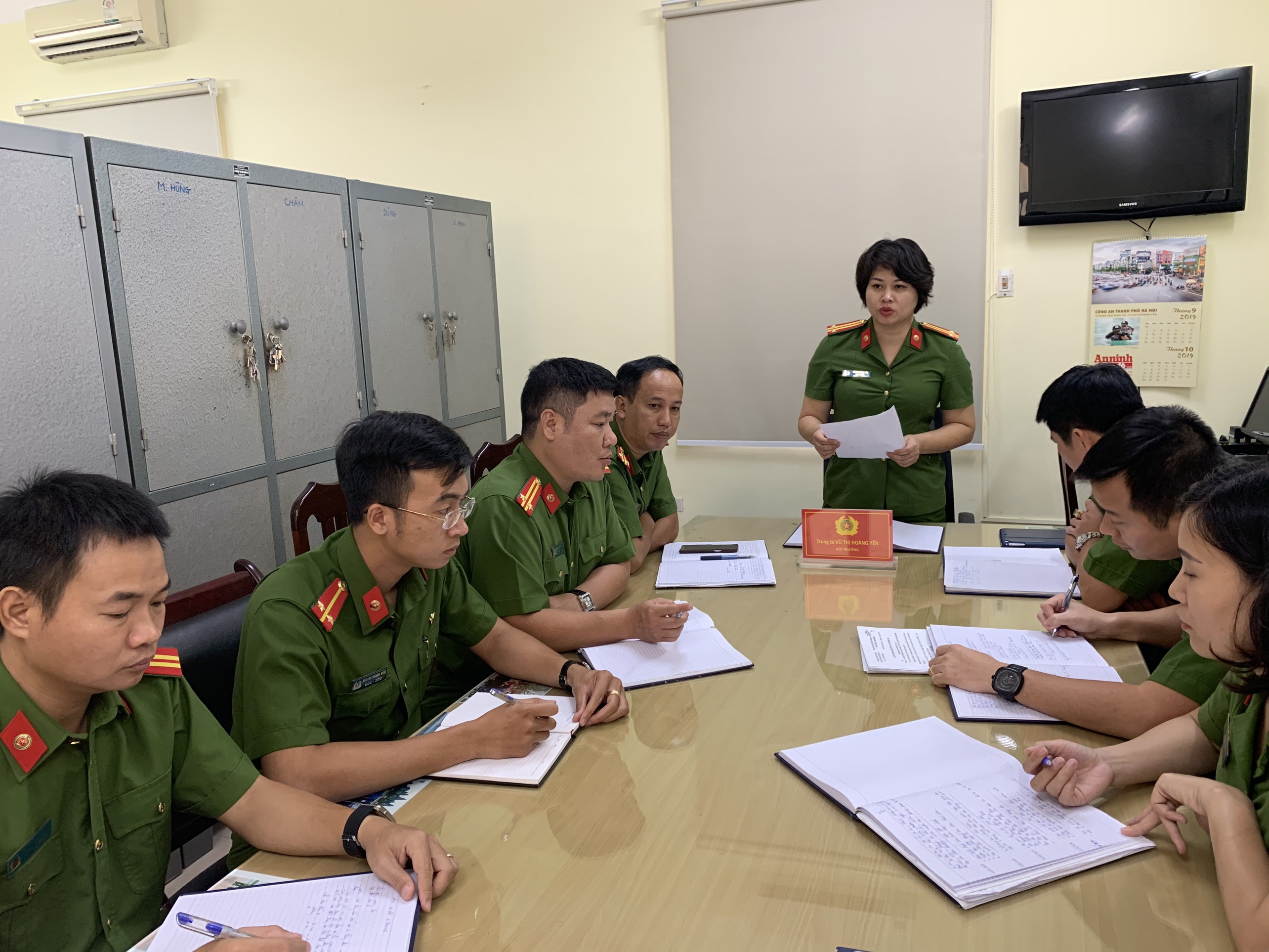 Trung tá Vũ Thị Hoàng Yến giỏi việc nước, đảm việc nhà