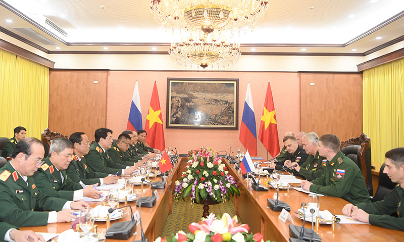 Việt Nam-LB Nga tăng cường hợp tác về công tác chính trị quân sự
