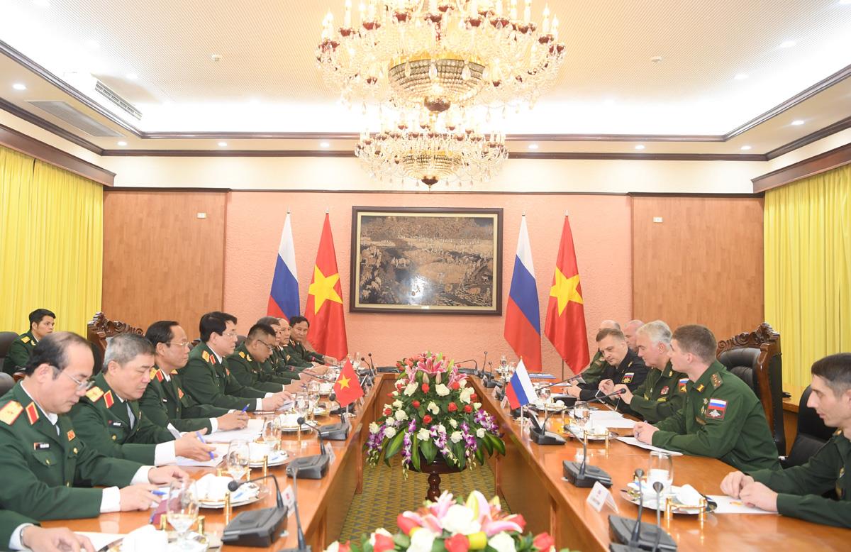 Tăng cường quan hệ hợp tác quốc phòng Việt Nam - LB Nga theo hướng lâu dài, thiết thực, tin cậy