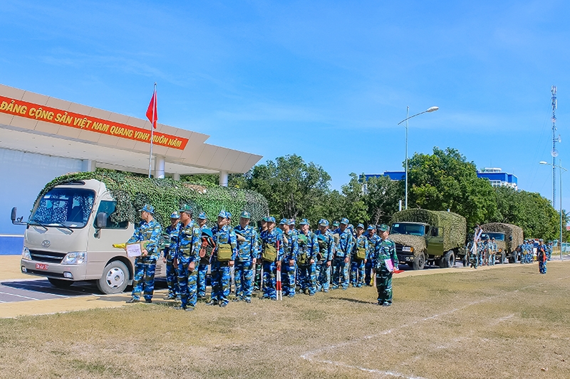 Huấn luyện thực hành diễn tập cơ động lực lượng.