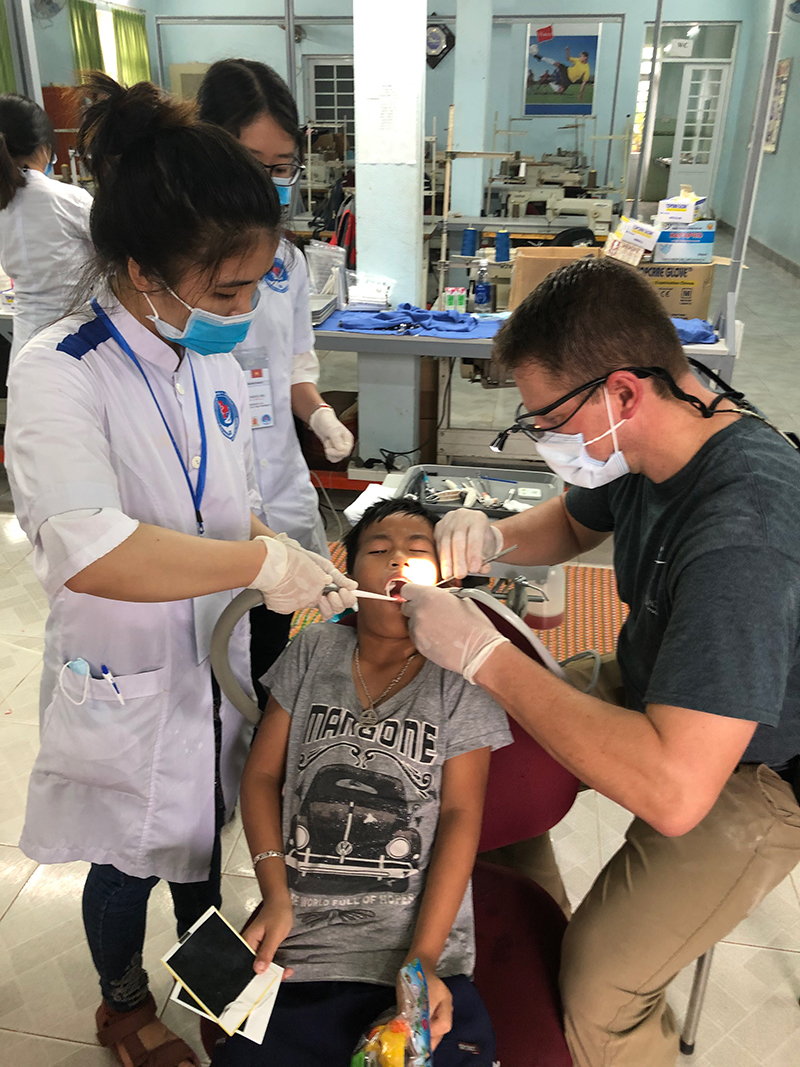 MOA khám bệnh miễn phí và trao đổi chuyên môn y khoa tại miền Trung Việt Nam