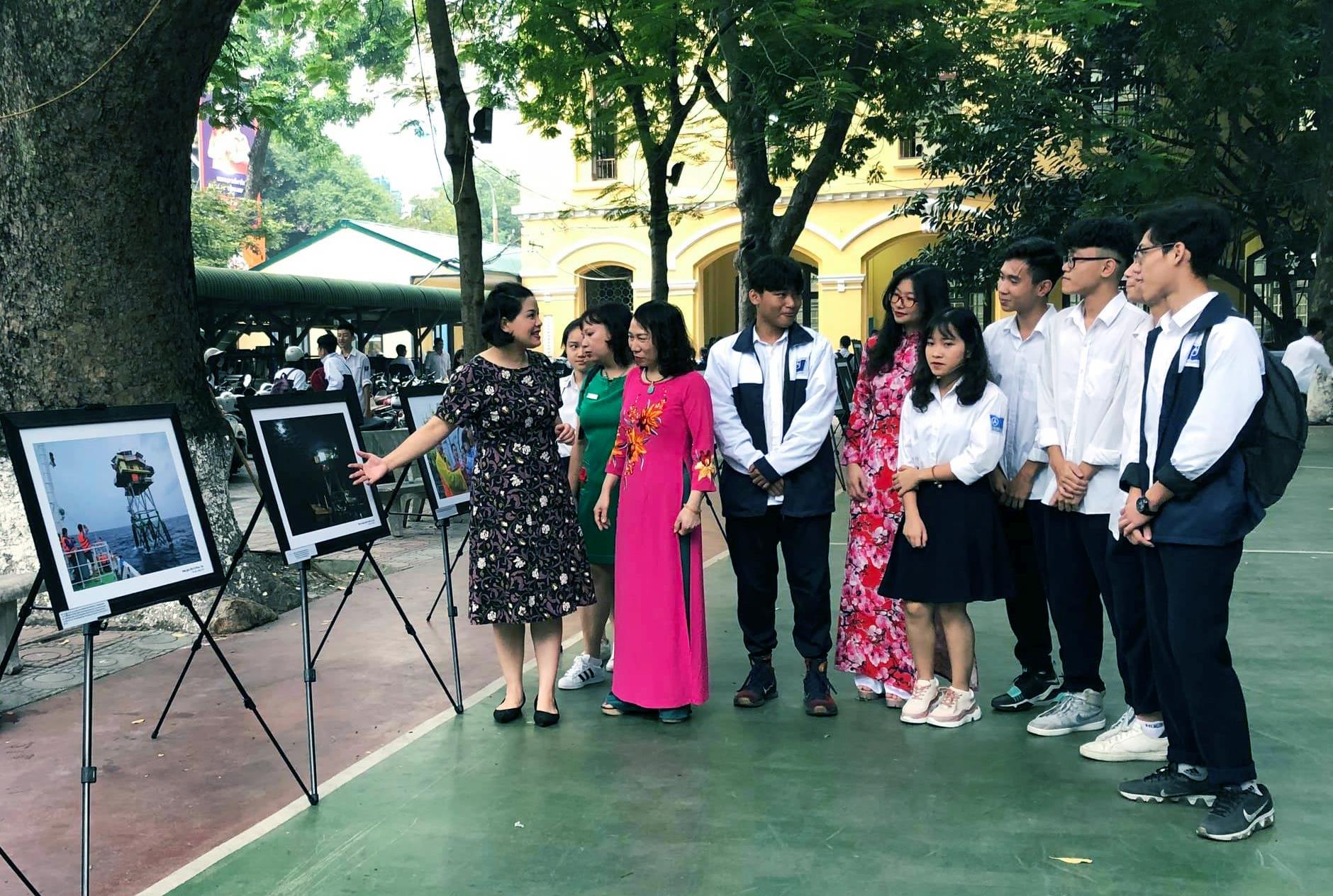 Góp phần giáo dục tình yêu biển, đảo Tổ quốc