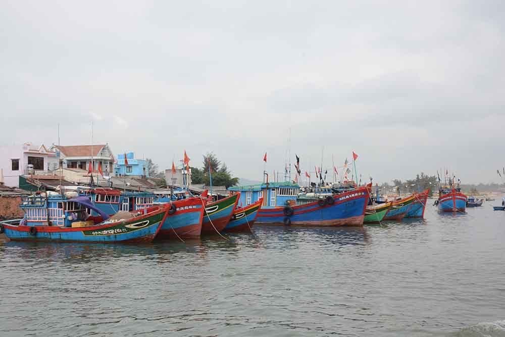 Quân khu 5 huy động hơn 24.300 cán bộ, chiến sĩ ứng phó bão số 6