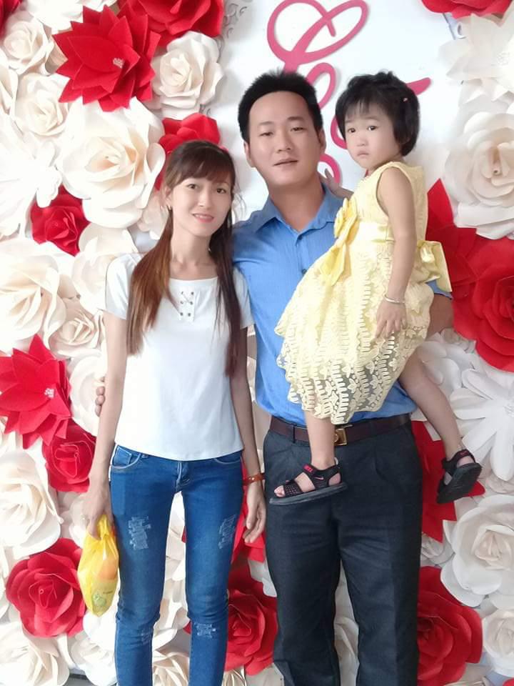 “Em ở nhà mang áo tím thủy chung”