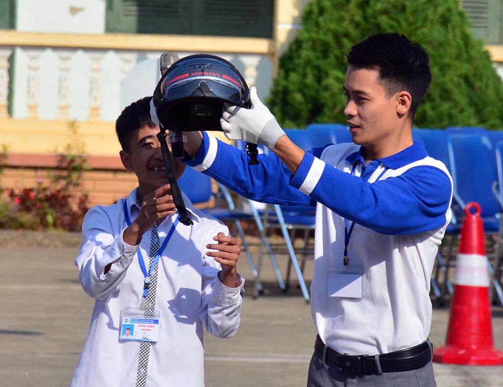 Tuyên truyền pháp luật về ATGT đường bộ cho học sinh tại Bắc Kạn