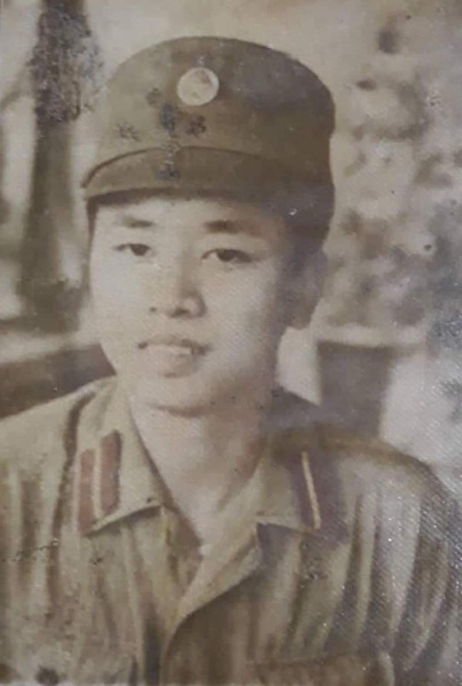 Tìm người thân và đồng đội