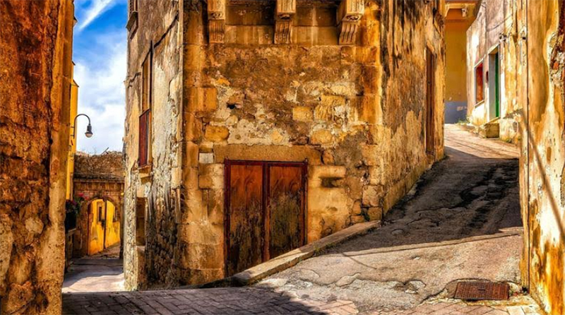 Tặng nhà để làm hồi sinh những ngôi làng bỏ hoang

