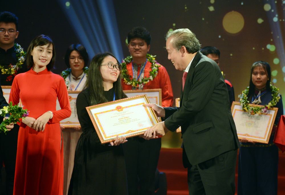 Tuyên dương 120 học sinh, sinh viên dân tộc thiểu số tiêu biểu năm 2019