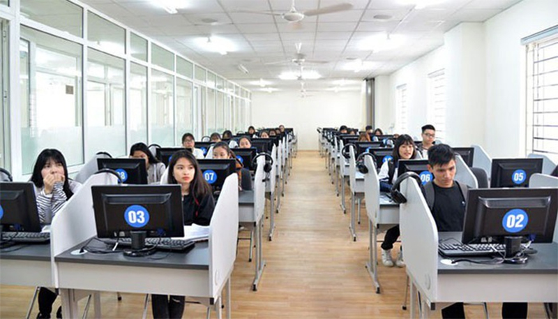 KHÔNG “CÀO BẰNG” VỀ YÊU CẦU NGOẠI NGỮ, TIN HỌC