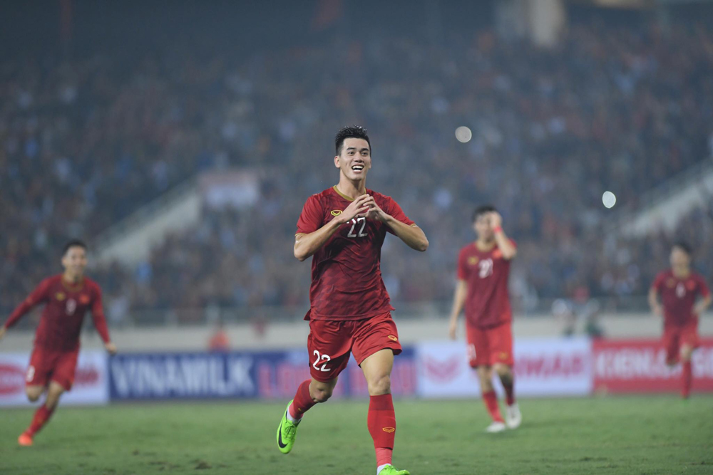 Siêu phẩm của Tiến Linh giúp Việt Nam đánh bại UAE, đứng đầu bảng G